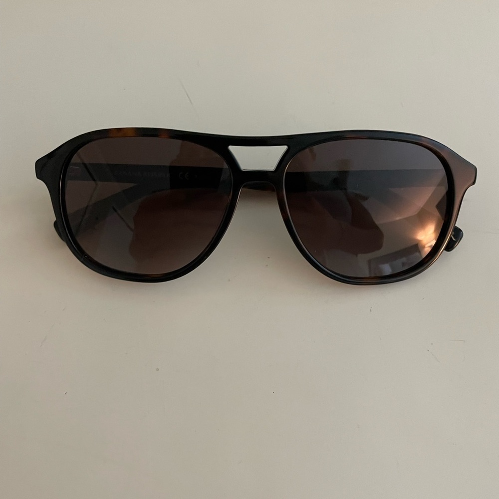 BANANA REPUBLIC Sunglasses
